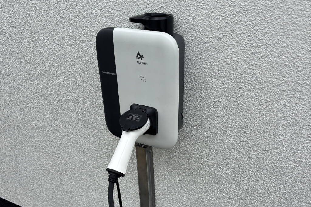 Laadpaal en batterij systeem