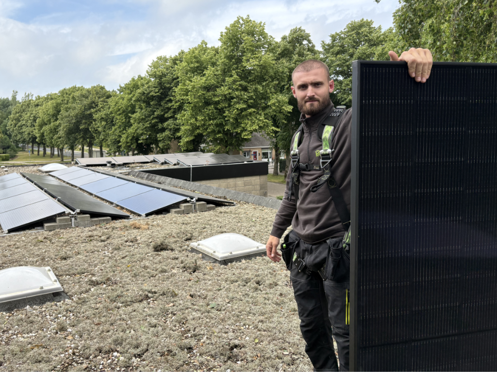Installatie van zonnepanelen