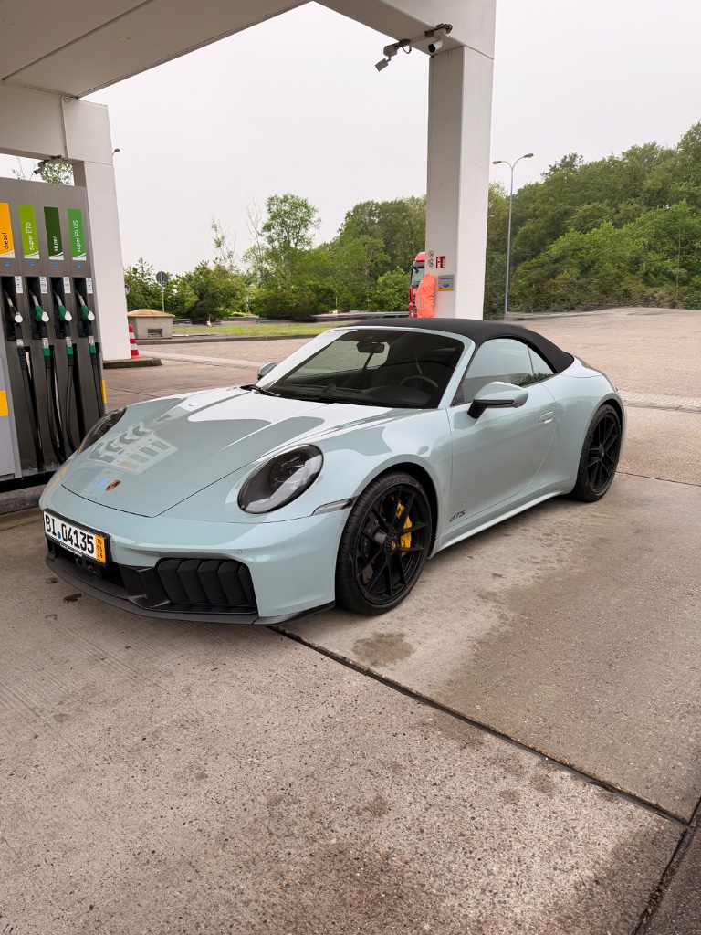 Porsche 911 Carrera 4 GTS Cabriolet - convoyage automobile Bielefeld → Marseille - CAROVIA