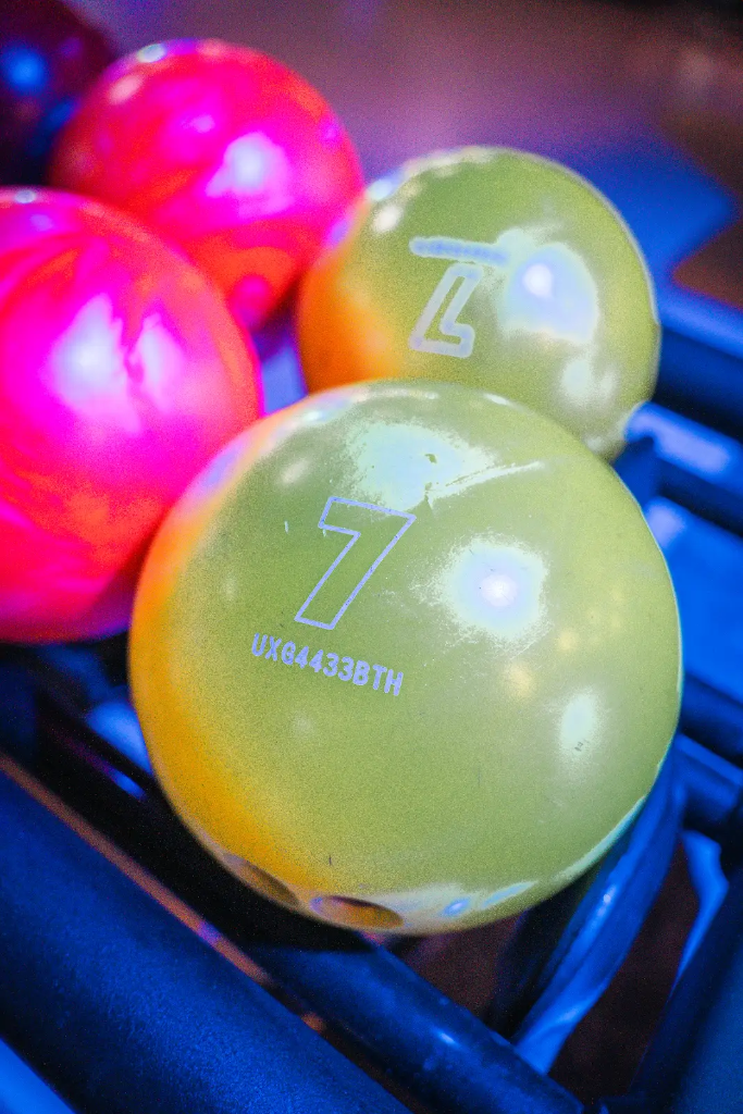 Bowling Kugeln – Indoor Aktivitäten Aachen Umgebung