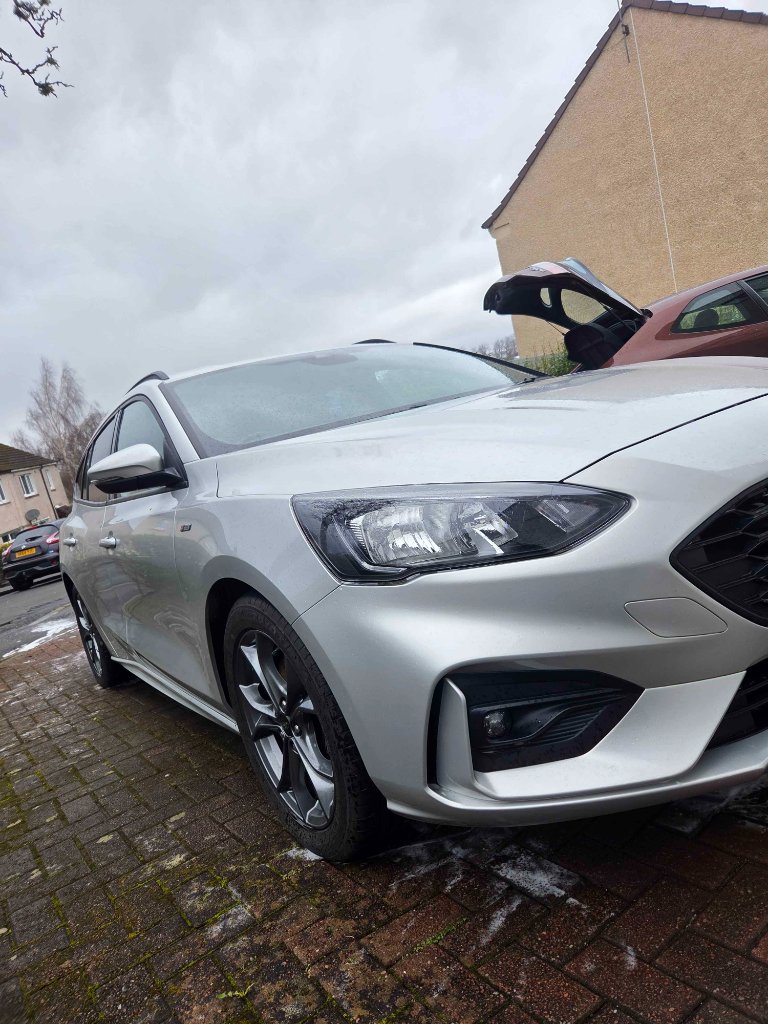 Ford Focus — front wash