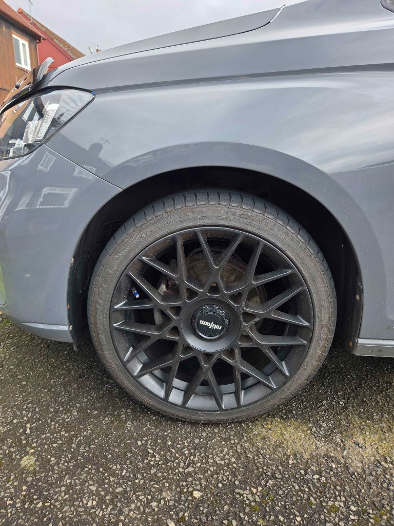 VW Caddy — dirty alloy wheel before valet