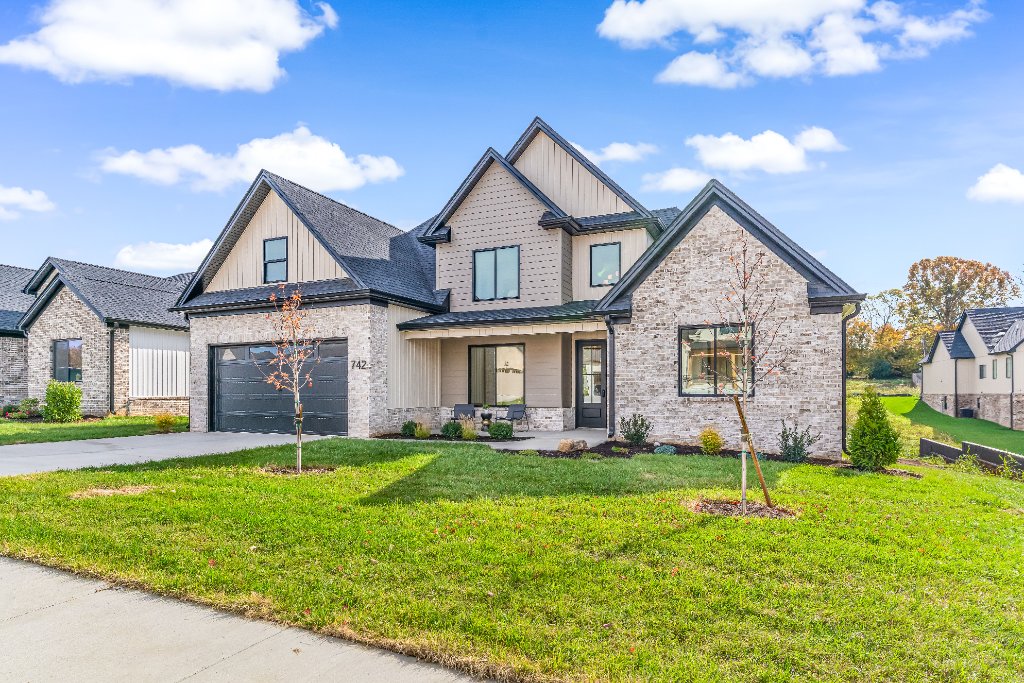 Clays Mill Modern Farmhouse 3