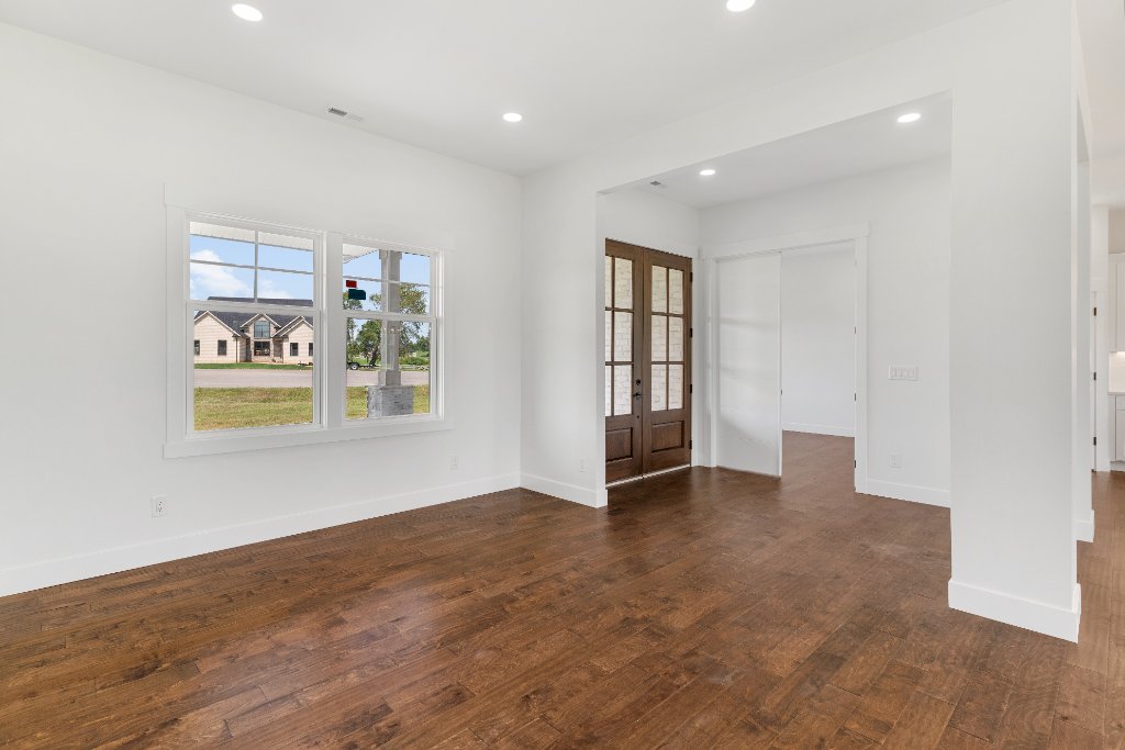 Woodford County Brick Estate 7