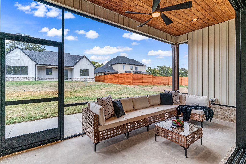 Hartland Modern Farmhouse 12