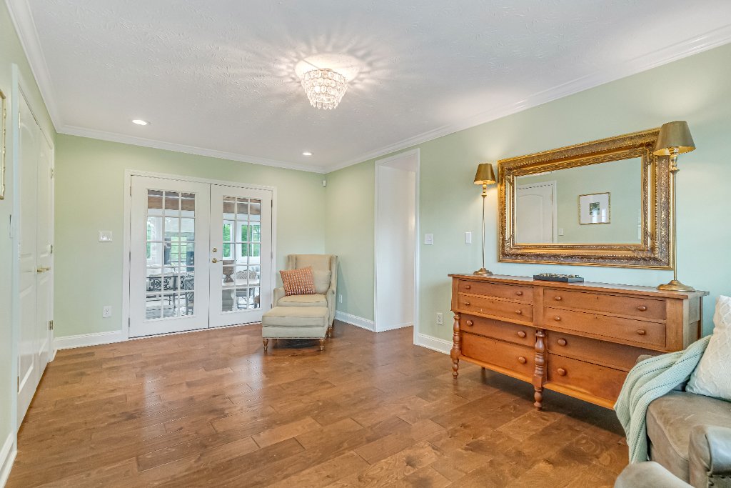 Lexington Farmhouse Estate 32