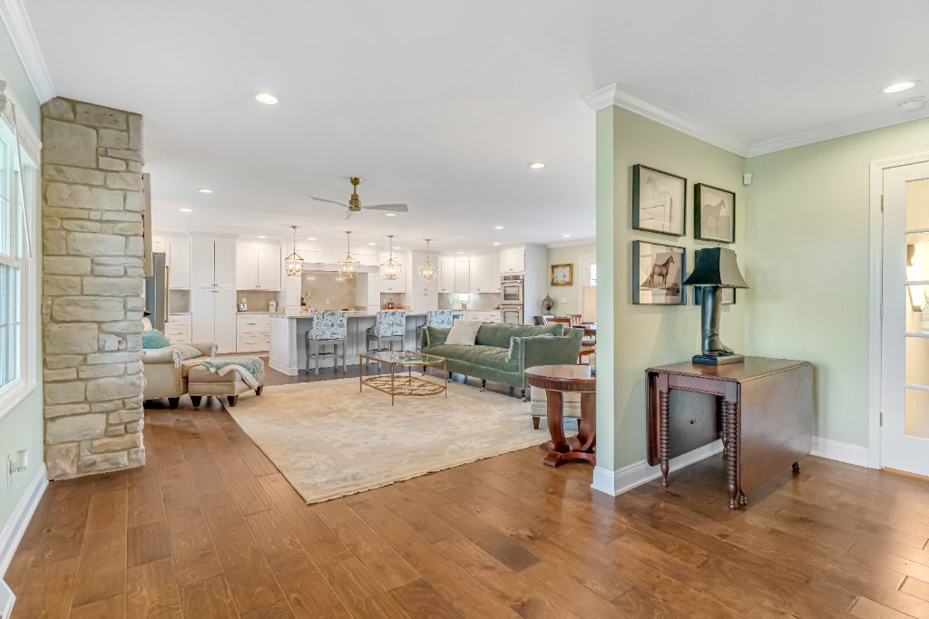 Lexington Farmhouse Estate 4