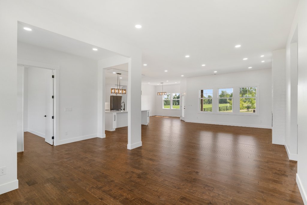 Woodford County Brick Estate 8