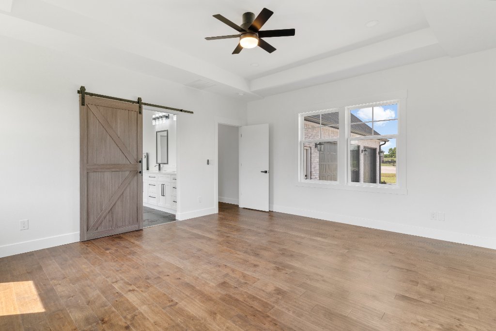 Woodford County Brick Estate 18