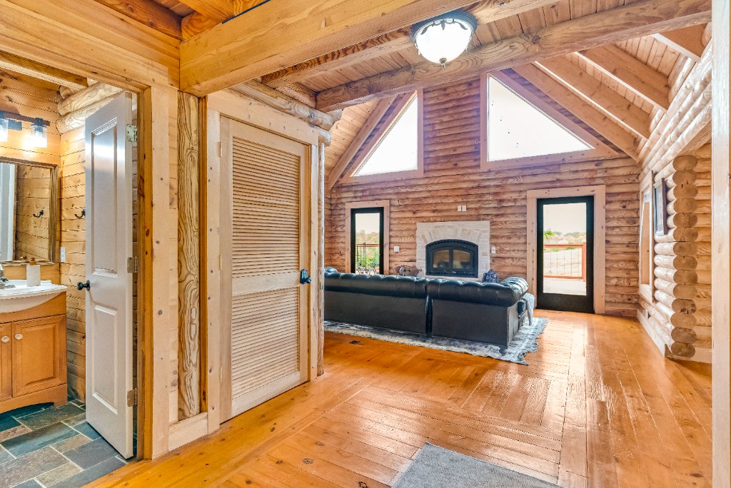 Kentucky Log Cabin Estate 34
