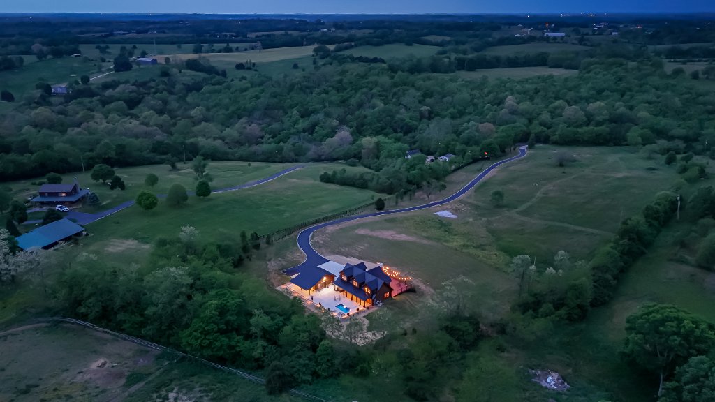 Kentucky Log Cabin Estate 67