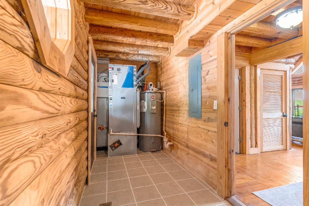 Kentucky Log Cabin Estate 37