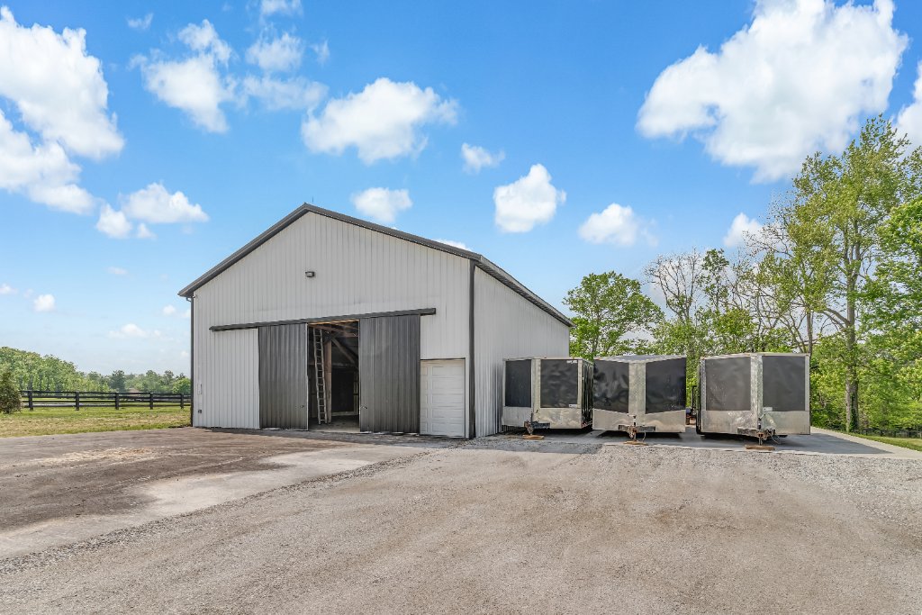 Lexington Farmhouse Estate 64