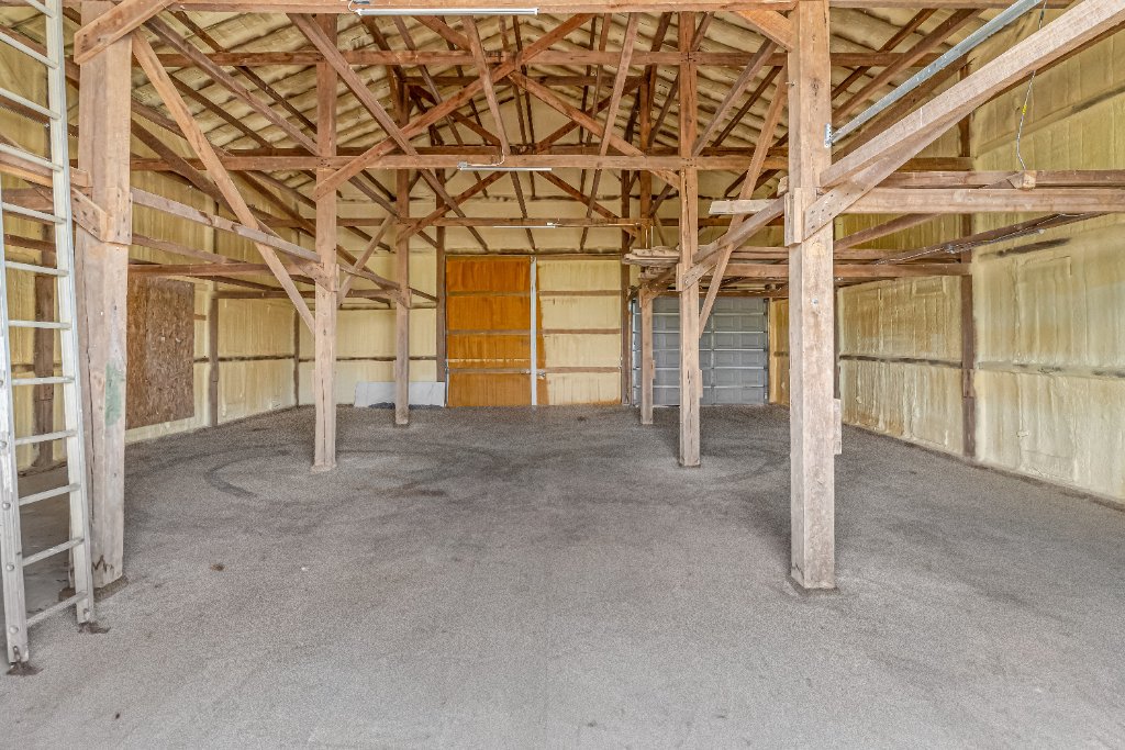 Lexington Farmhouse Estate 65