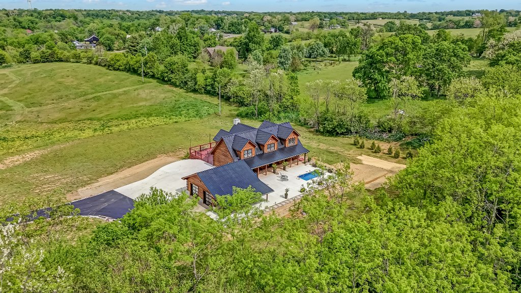 Kentucky Log Cabin Estate 58