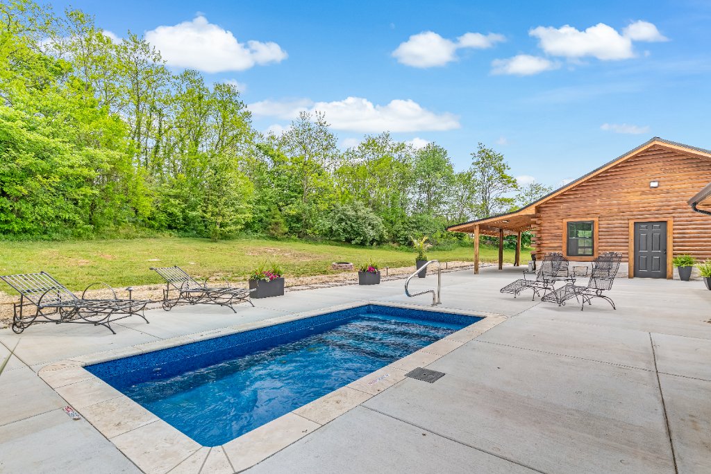 Kentucky Log Cabin Estate 41