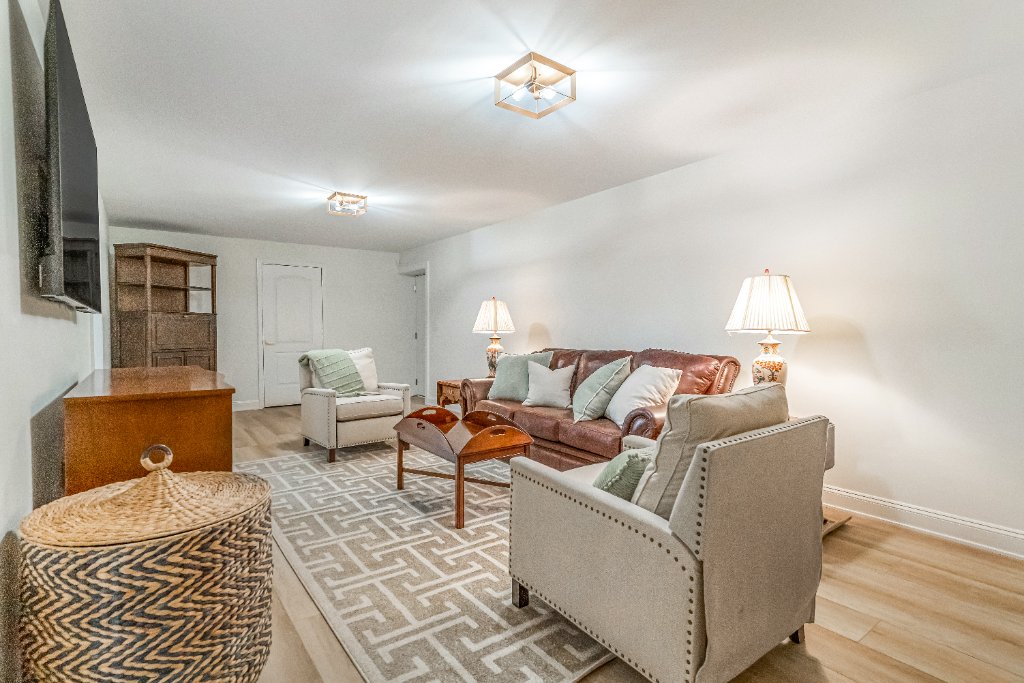 Lexington Farmhouse Estate 43