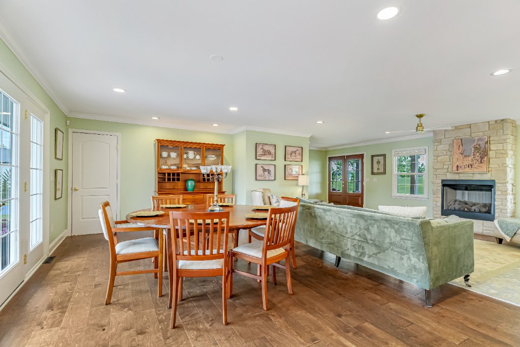 Lexington Farmhouse Estate 14