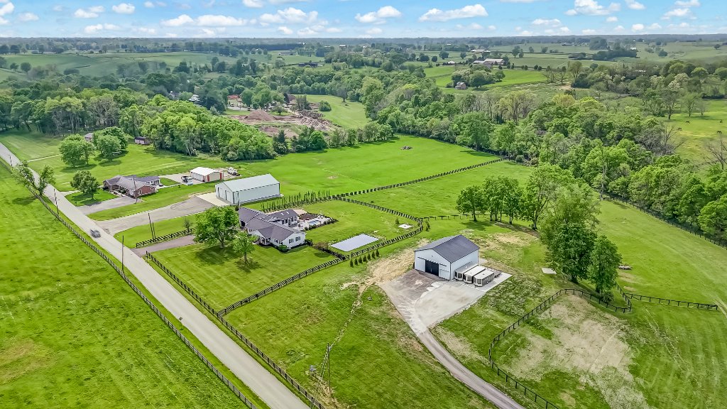Lexington Farmhouse Estate 82