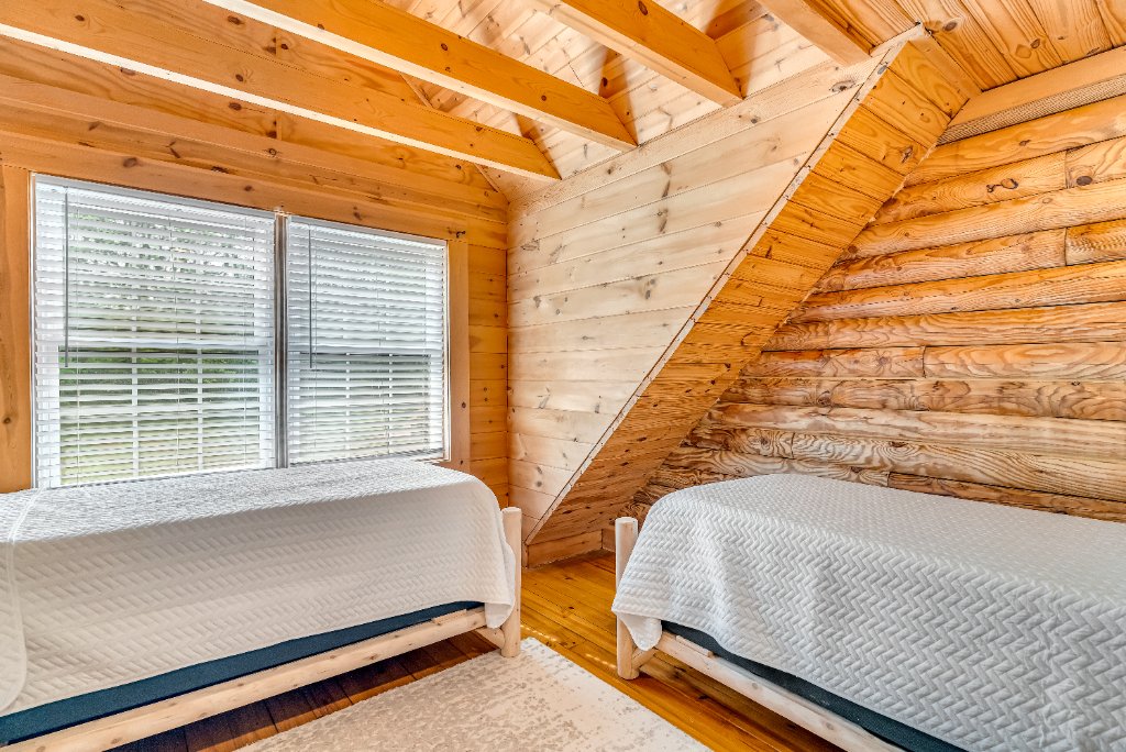 Kentucky Log Cabin Estate 29