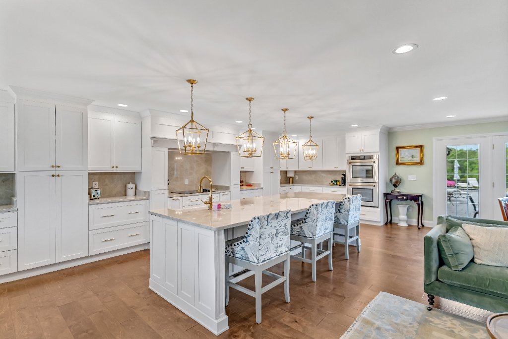Lexington Farmhouse Estate 9
