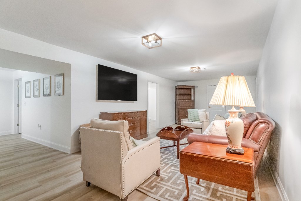 Lexington Farmhouse Estate 42