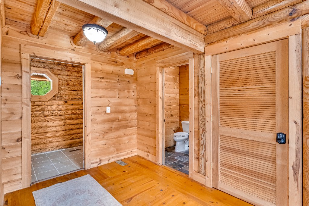 Kentucky Log Cabin Estate 35