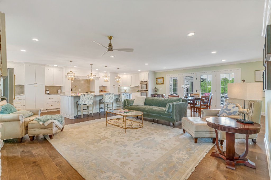 Lexington Farmhouse Estate 5