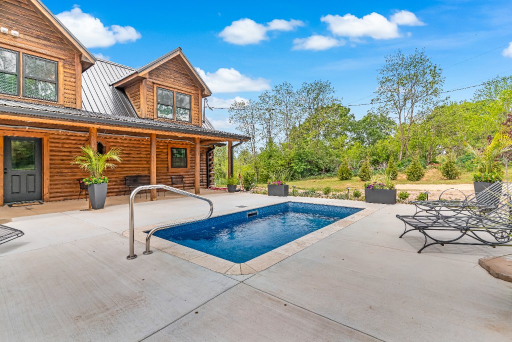 Kentucky Log Cabin Estate 39