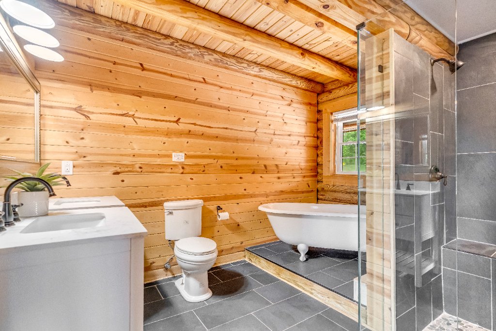 Kentucky Log Cabin Estate 20