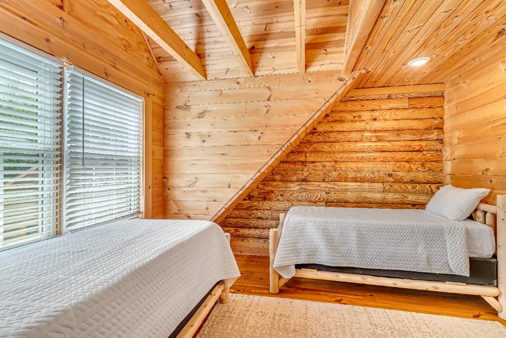 Kentucky Log Cabin Estate 30