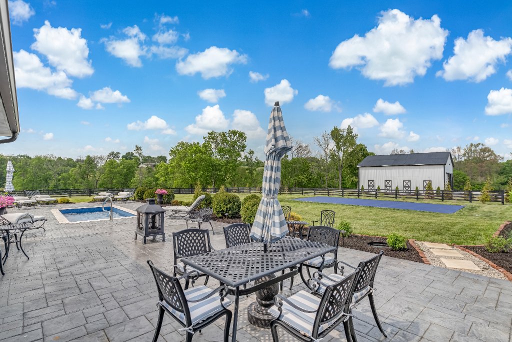 Lexington Farmhouse Estate 57