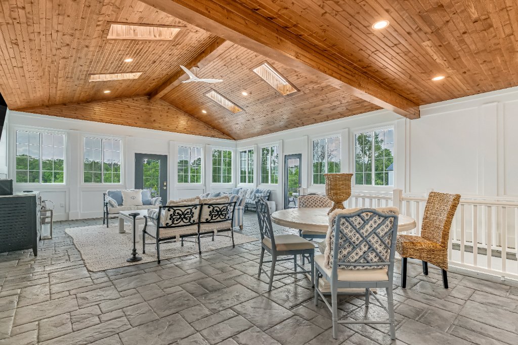 Lexington Farmhouse Estate 34
