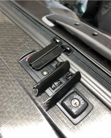 Samsonite コスモライト スライダー取っ手破損修理（引き手交換）