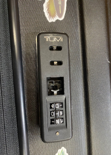 TUMI ロック交換修理（純正品対応）