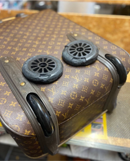 LOUIS VUITTON Louis Vuitton キャスター完全摩耗修理 修理後