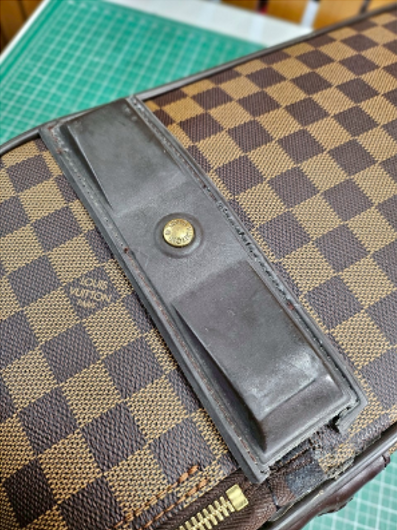 LOUIS VUITTON Louis Vuitton ゴムヒンジ変形修理