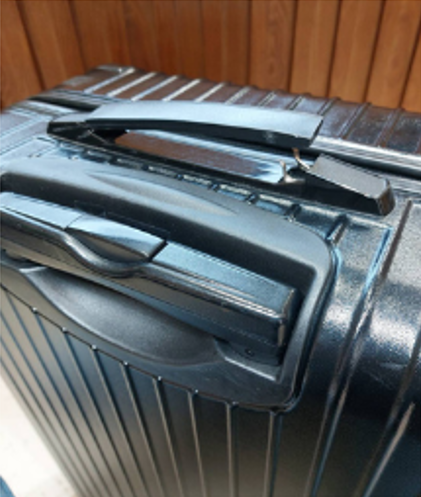 RIMOWA 樹脂ハンドル交換（持ち手修理）