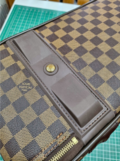 LOUIS VUITTON Louis Vuitton ゴムヒンジ変形修理 修理後
