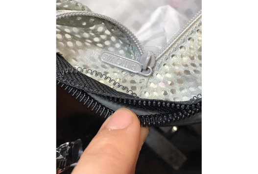破損したリモワのファスナー