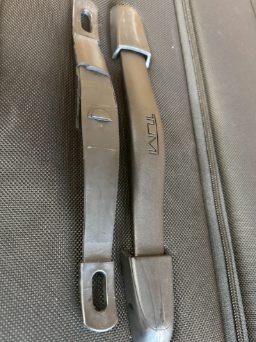 TUMI TUMI 樹脂ハンドル破損修理