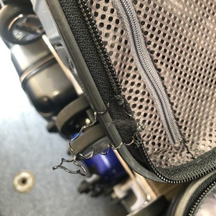 RIMOWAファスナー修理 スーツケース修理