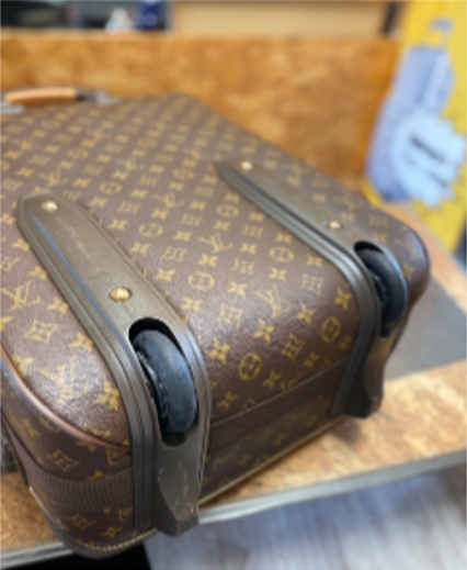 LOUIS VUITTON Louis Vuitton キャスター異音修理