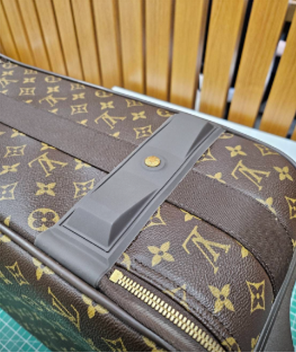LOUIS VUITTON Louis Vuitton ゴム部品交換 修理後