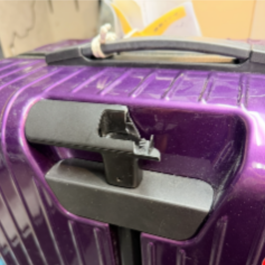 RIMOWA 伸縮ハンドル修理（ロック不良）