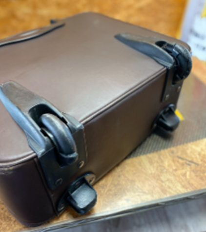 BOTTEGA VENETA キャスター交換修理