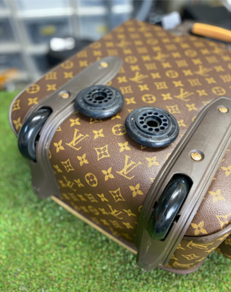LOUIS VUITTON Louis Vuitton キャスター変形修理 修理後