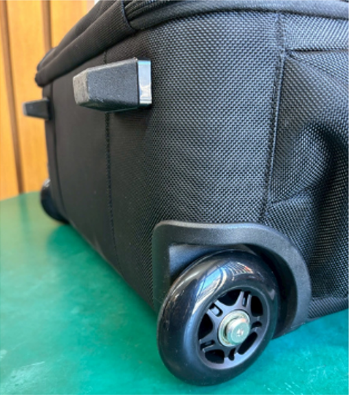 TUMI TUMI キャスター完全摩耗修理 修理後