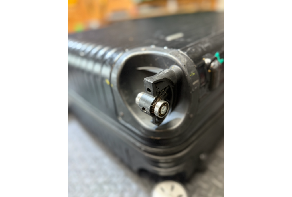 RIMOWA 64mmキャスター交換（純正同等パーツ対応）