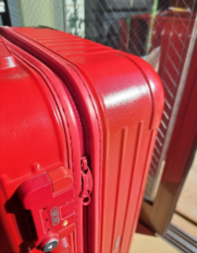 RIMOWA 赤色ボディ 亀裂修理(ひび割れ補修) 修理後